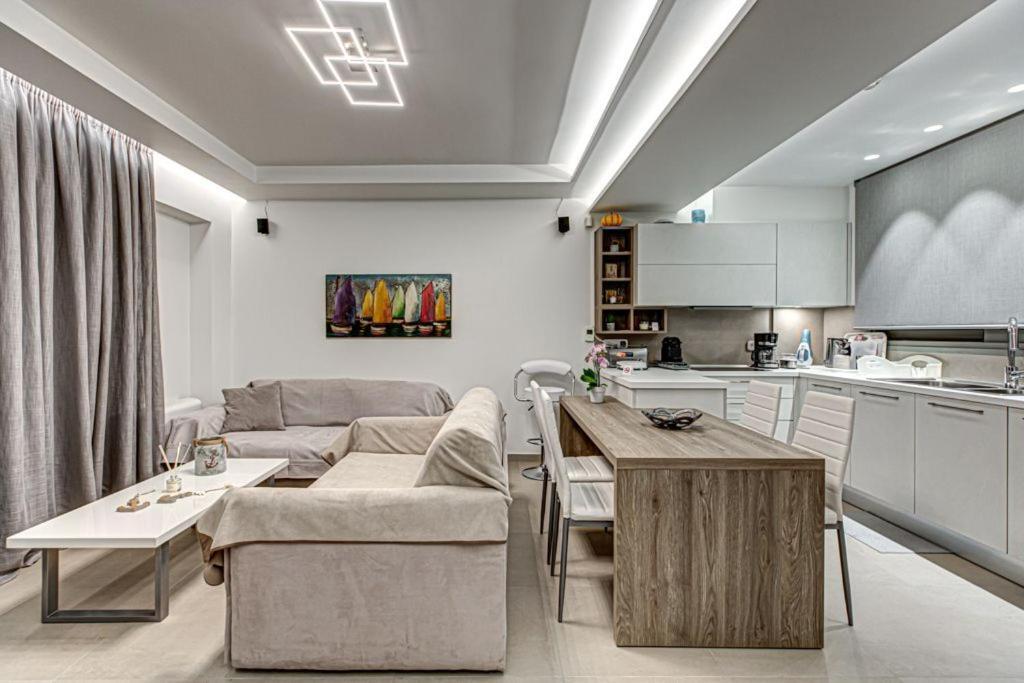 Deluxe & Modern Apartment In Athens Exterior photo