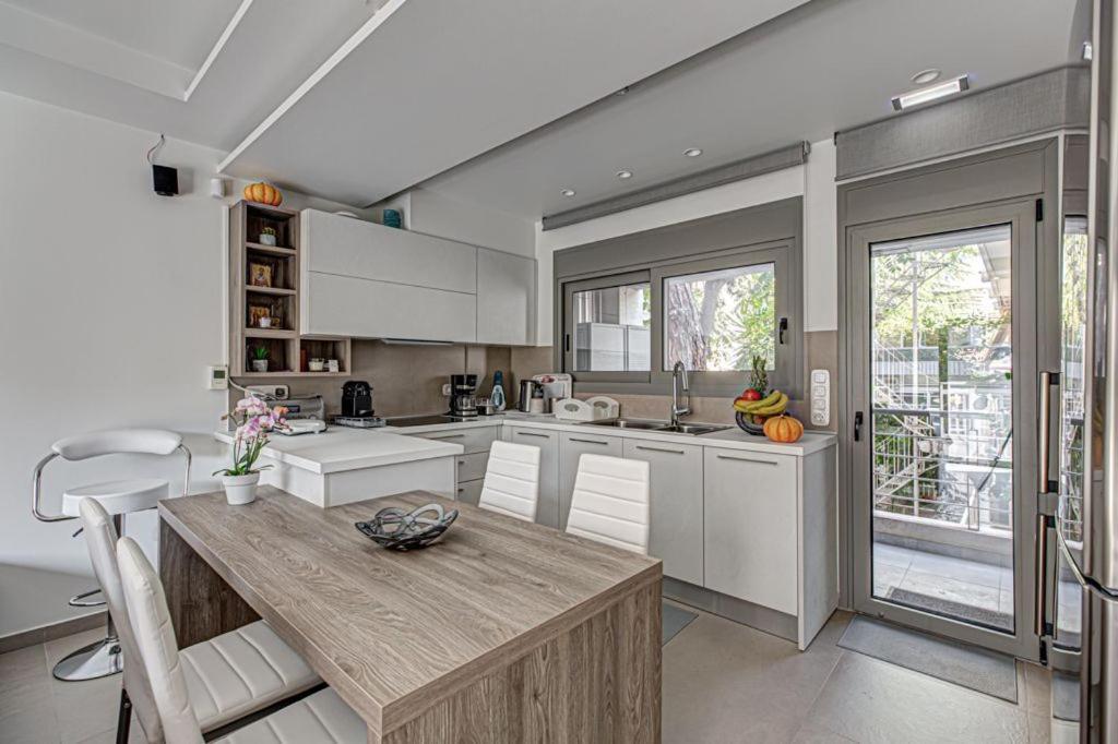 Deluxe & Modern Apartment In Athens Exterior photo