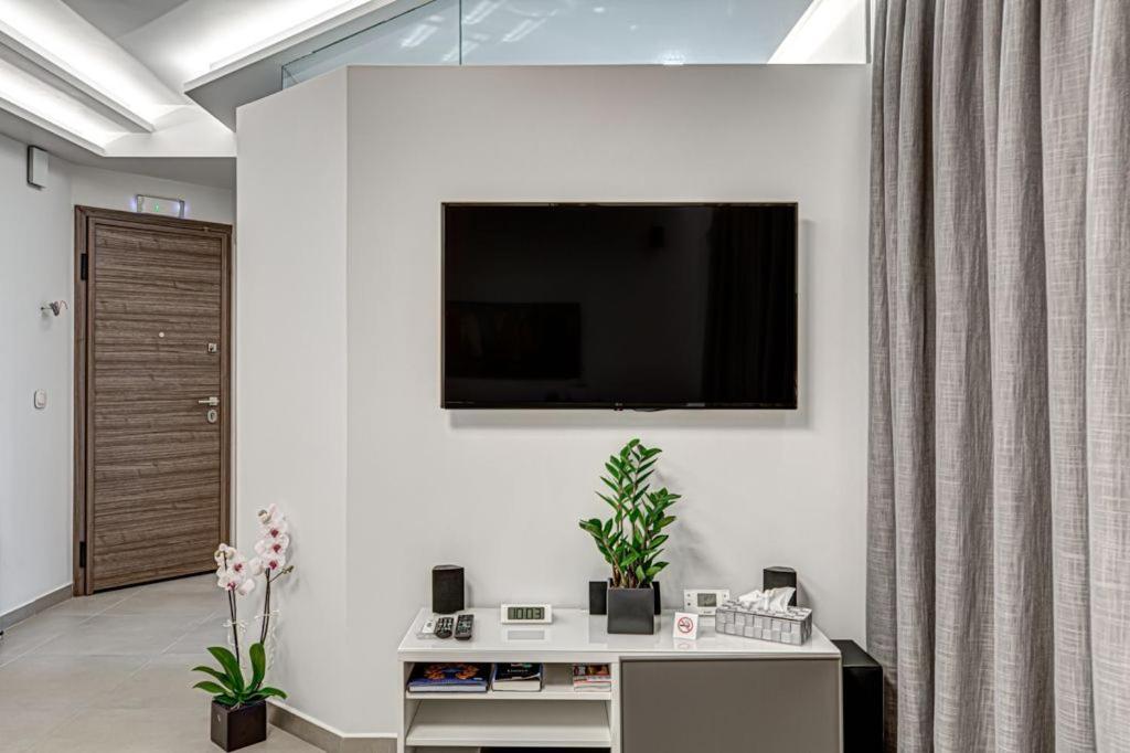Deluxe & Modern Apartment In Athens Exterior photo
